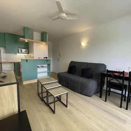 Apartment Cosy Avec Balcon, Parking Prive Et Proche - La Rochelle - Fr-1-246-688 *